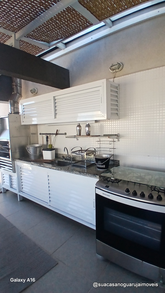 Cobertura com 3 dormitorios  1 suite 3 vagas  à Venda, 230 m² por R$ 1.600.000  CO100E