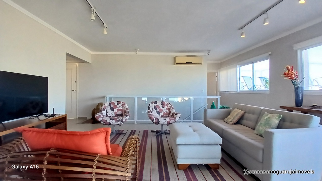 Cobertura com 3 dormitorios  1 suite 3 vagas  à Venda, 230 m² por R$ 1.600.000  CO100E