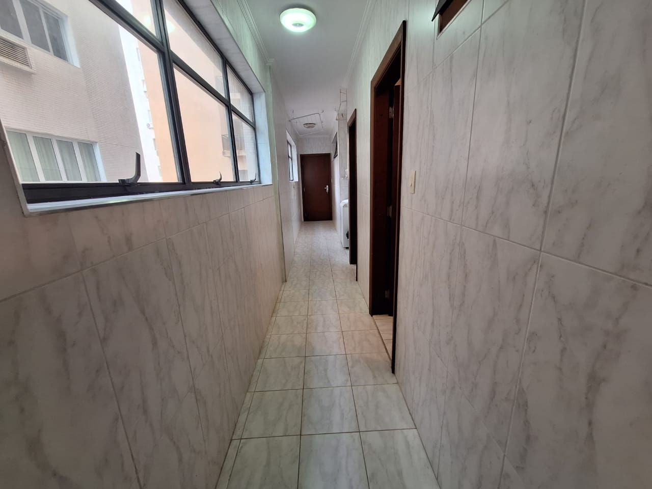 VENDA 3 DORMITÓRIOS, 2 SUITES, VISTA DE CINEMA EM PITANGUEIRAS, GUARUJÁ.