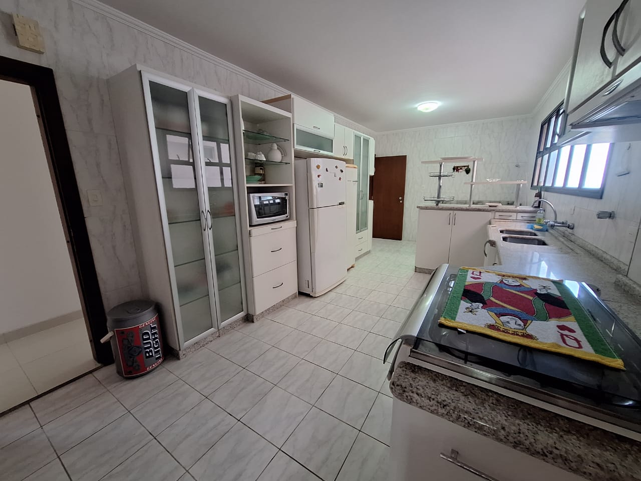 VENDA 3 DORMITÓRIOS, 2 SUITES, VISTA DE CINEMA EM PITANGUEIRAS, GUARUJÁ.