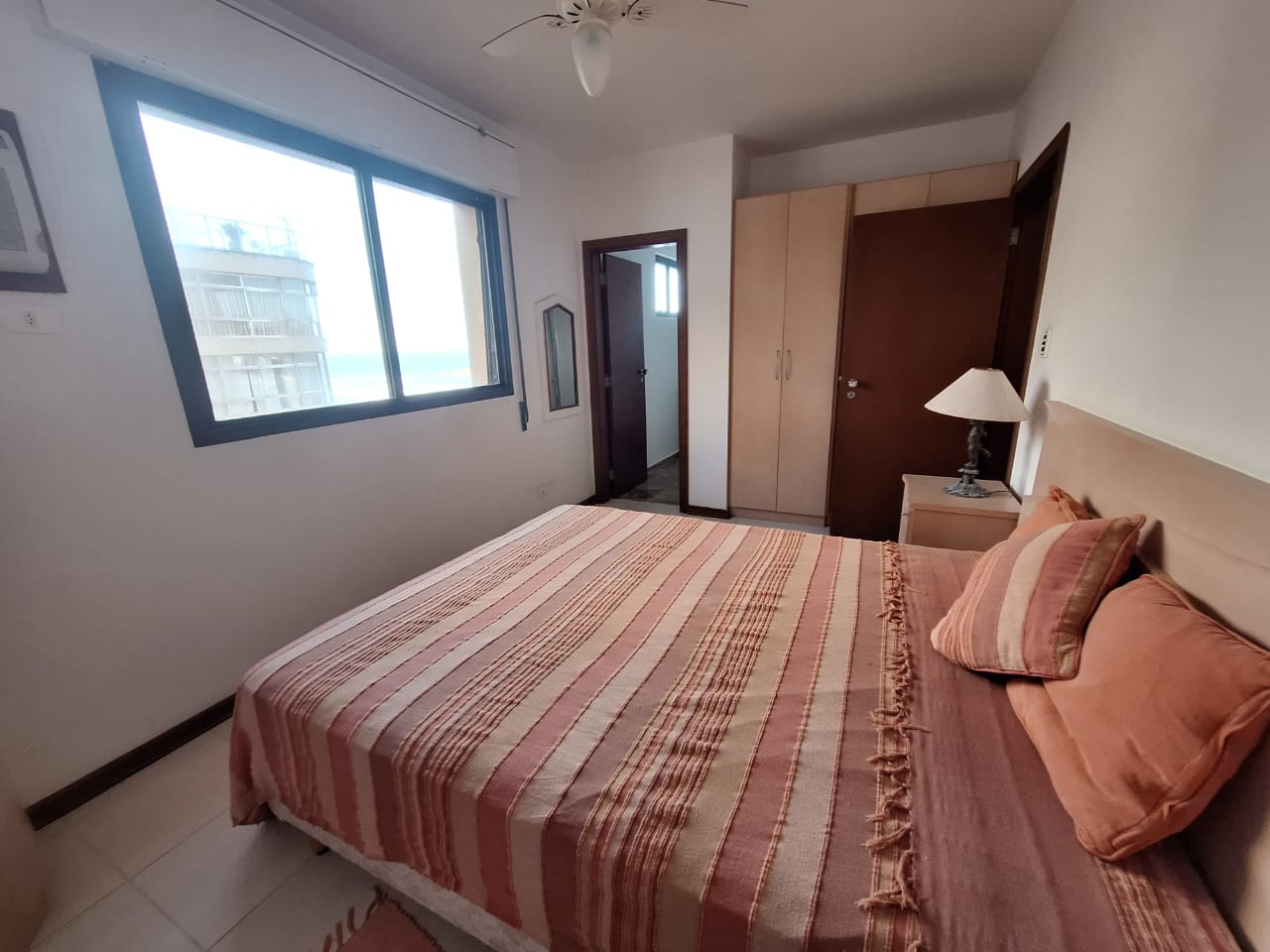 VENDA 3 DORMITÓRIOS, 2 SUITES, VISTA DE CINEMA EM PITANGUEIRAS, GUARUJÁ.