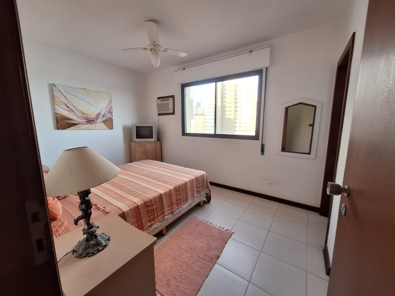 VENDA 3 DORMITÓRIOS, 2 SUITES, VISTA DE CINEMA EM PITANGUEIRAS, GUARUJÁ.