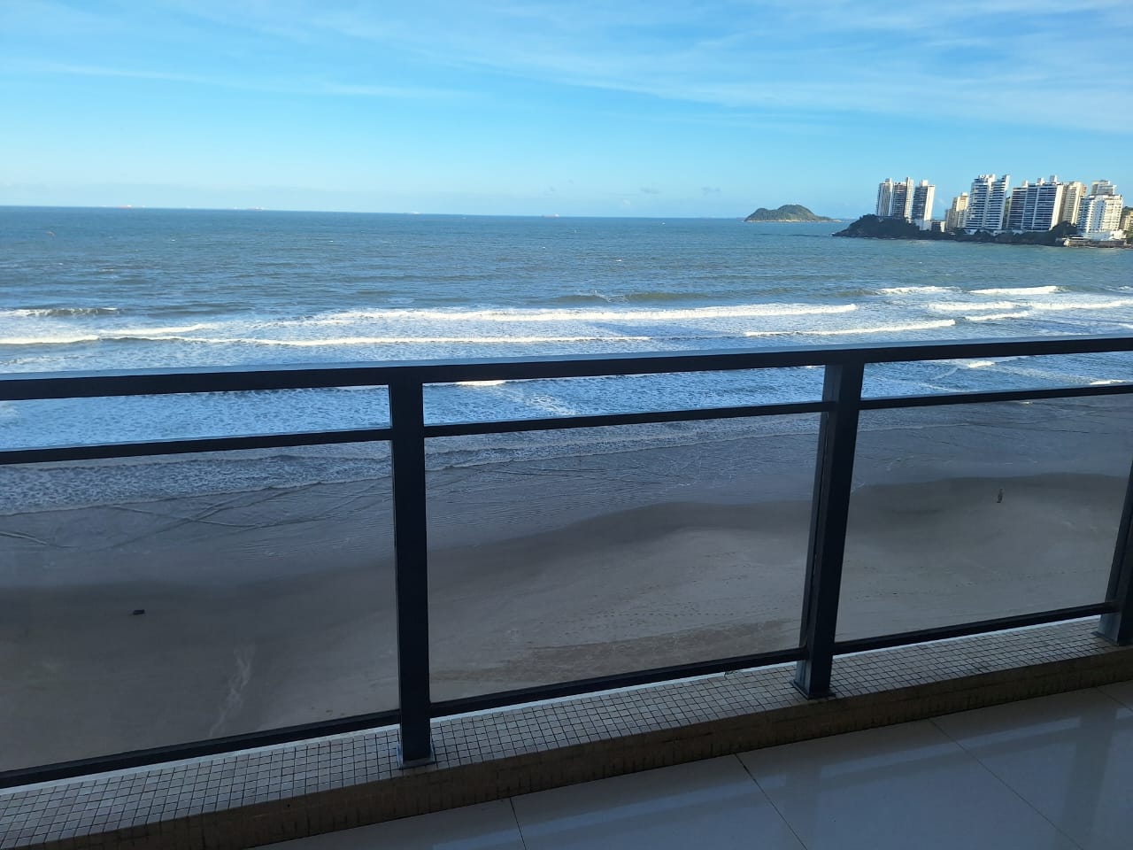 VENDA 3 DORMITÓRIOS, 2 SUITES, VISTA DE CINEMA EM PITANGUEIRAS, GUARUJÁ.