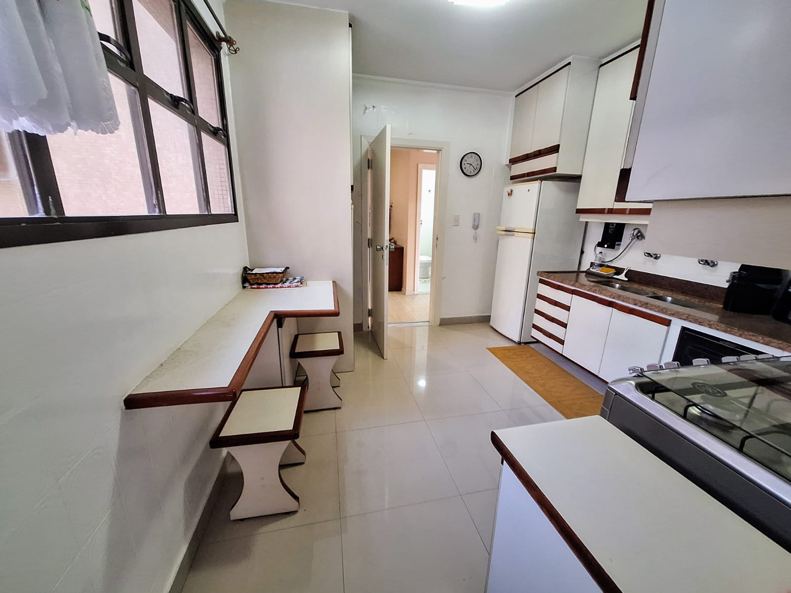 Apartamento frente mar com 3 suítes em Pitangueias - Guarujá