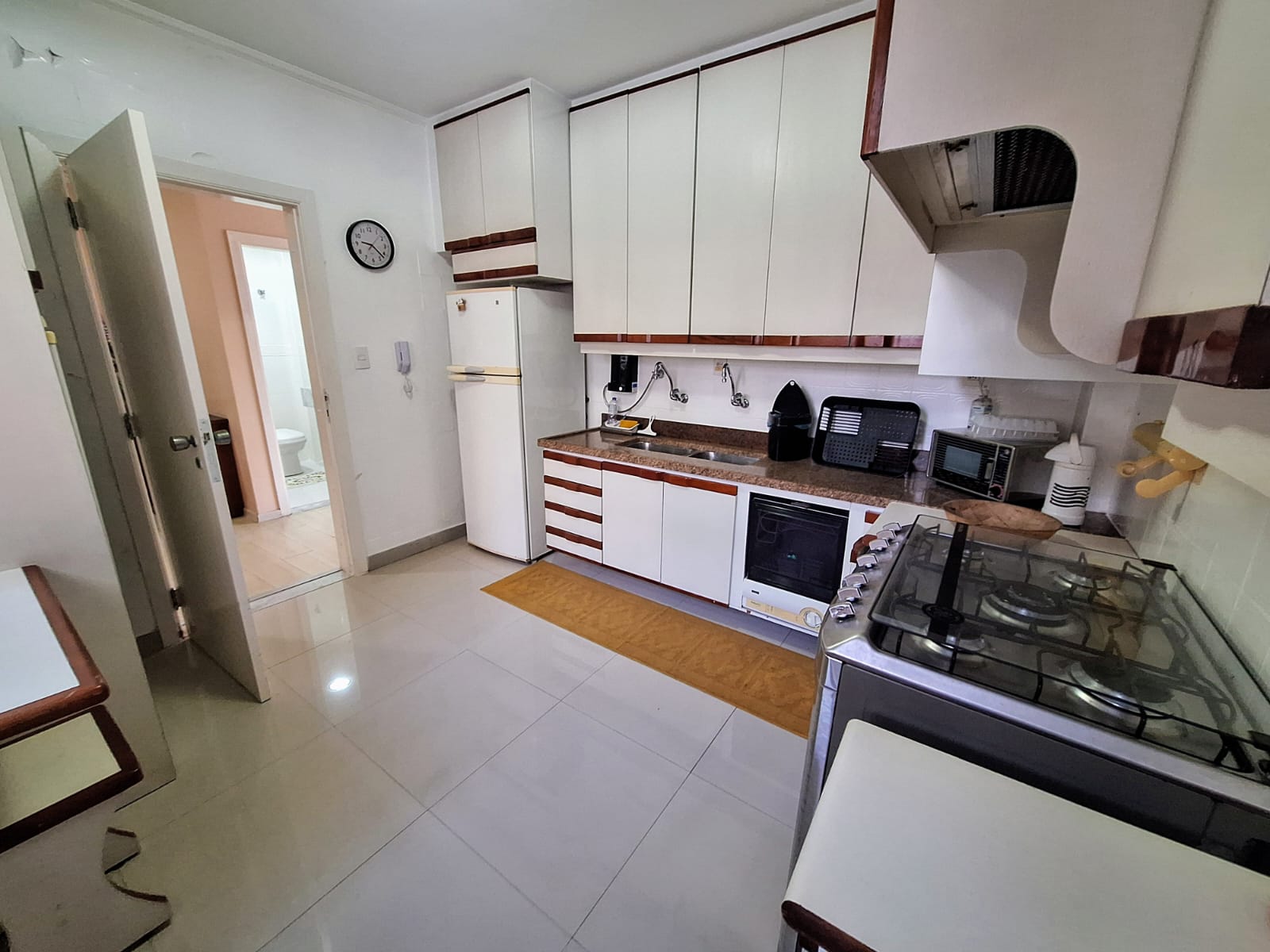 Apartamento frente mar com 3 suítes em Pitangueias - Guarujá