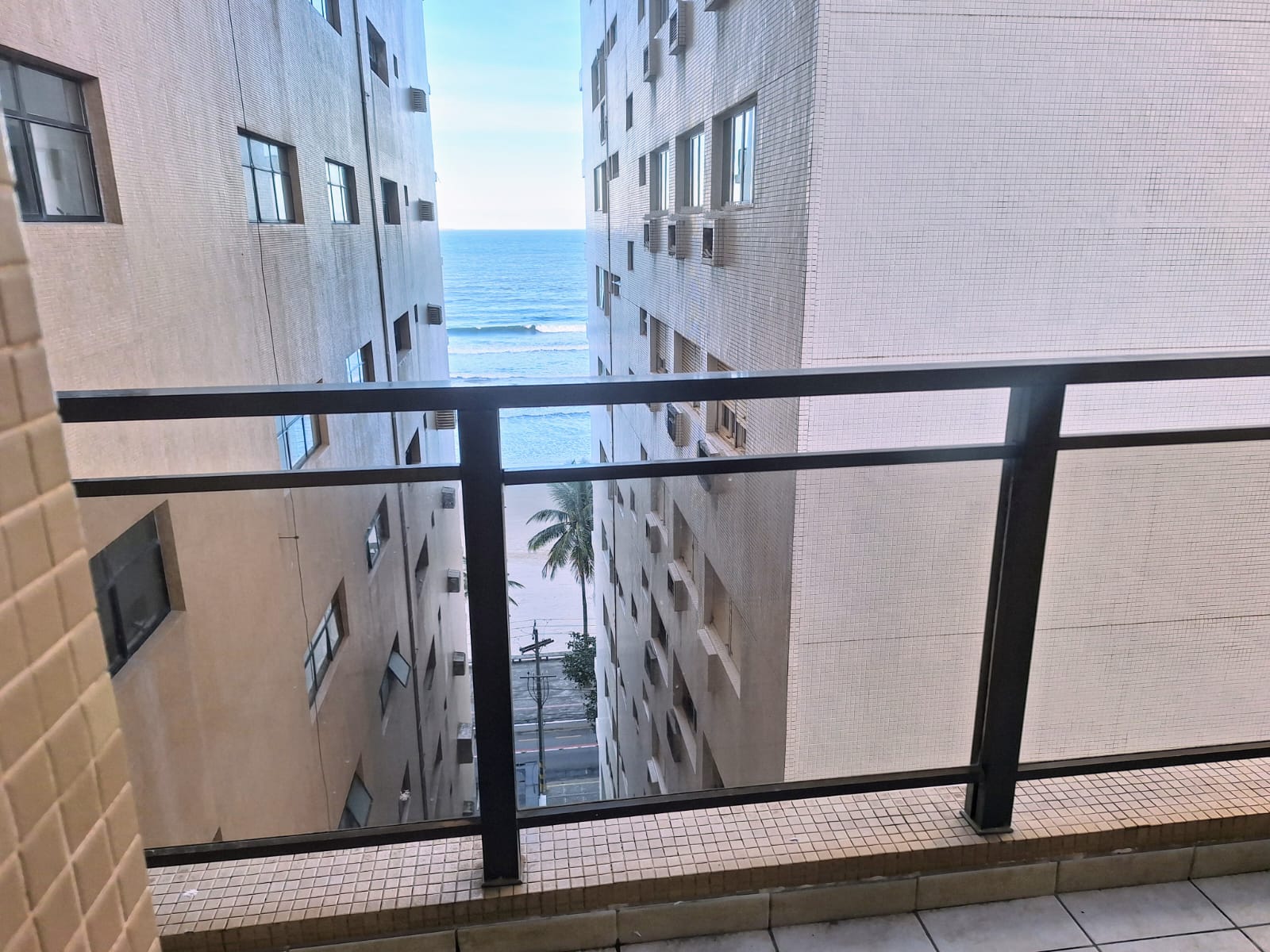 Apartamento frente mar com 3 suítes em Pitangueias - Guarujá
