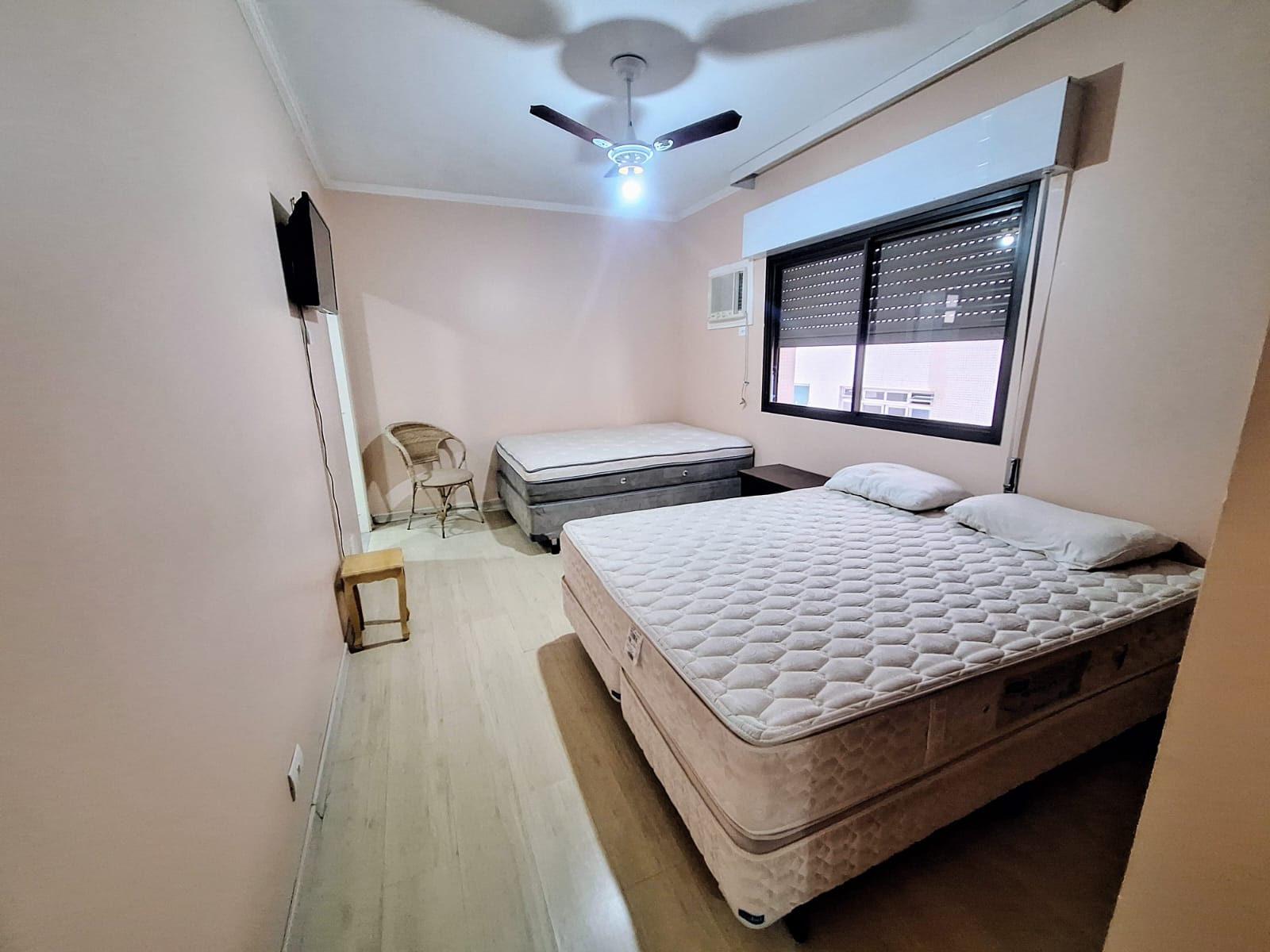 Apartamento frente mar com 3 suítes em Pitangueias - Guarujá