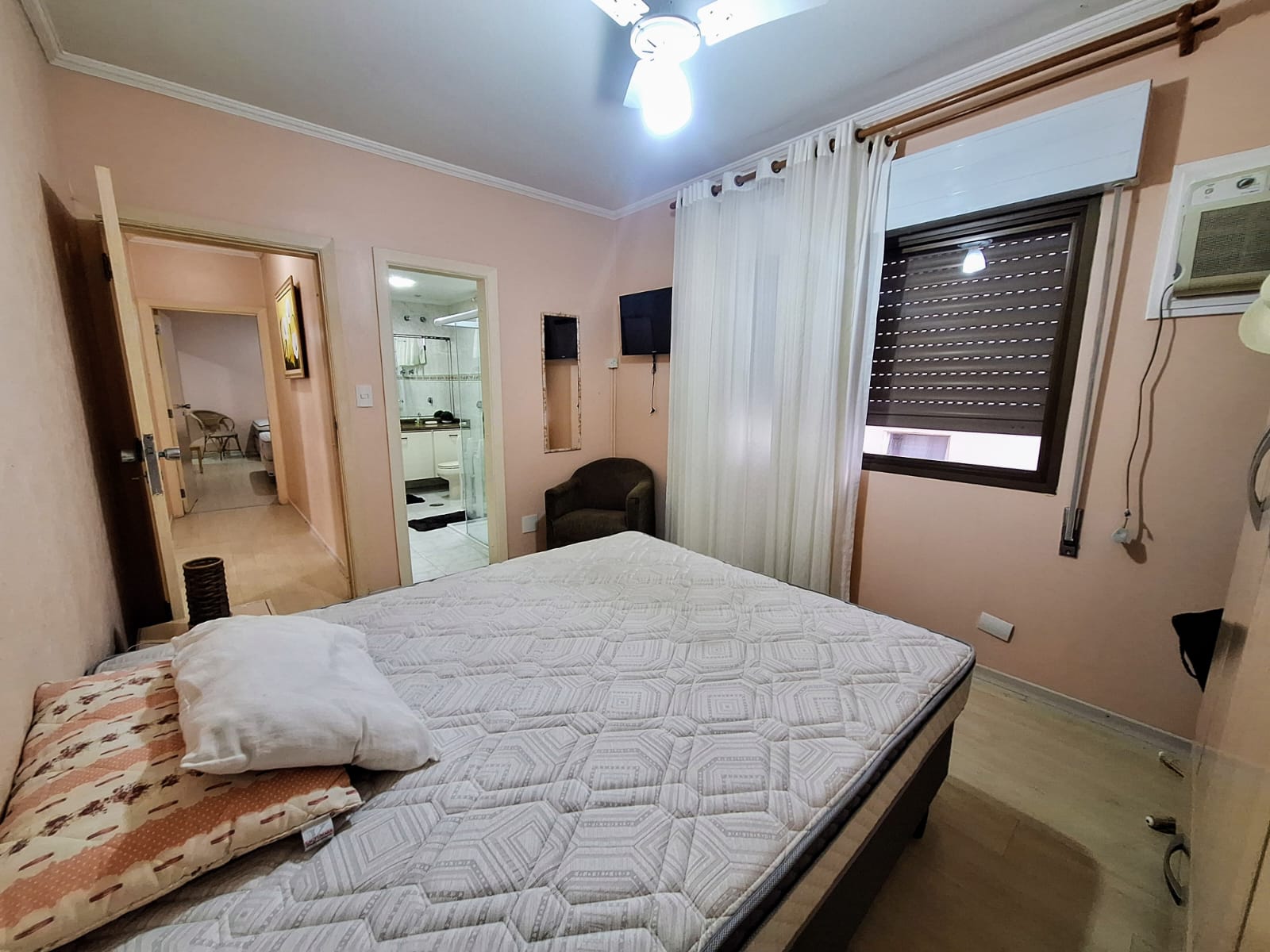 Apartamento frente mar com 3 suítes em Pitangueias - Guarujá