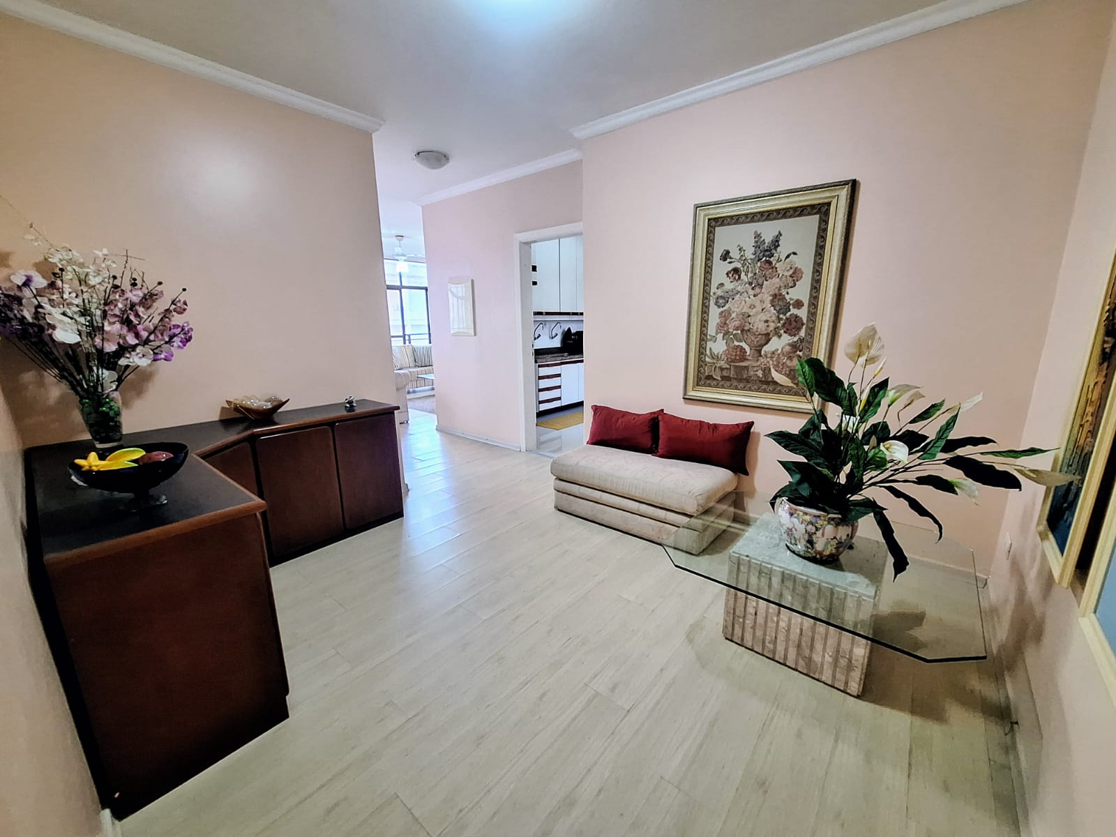 Apartamento frente mar com 3 suítes em Pitangueias - Guarujá