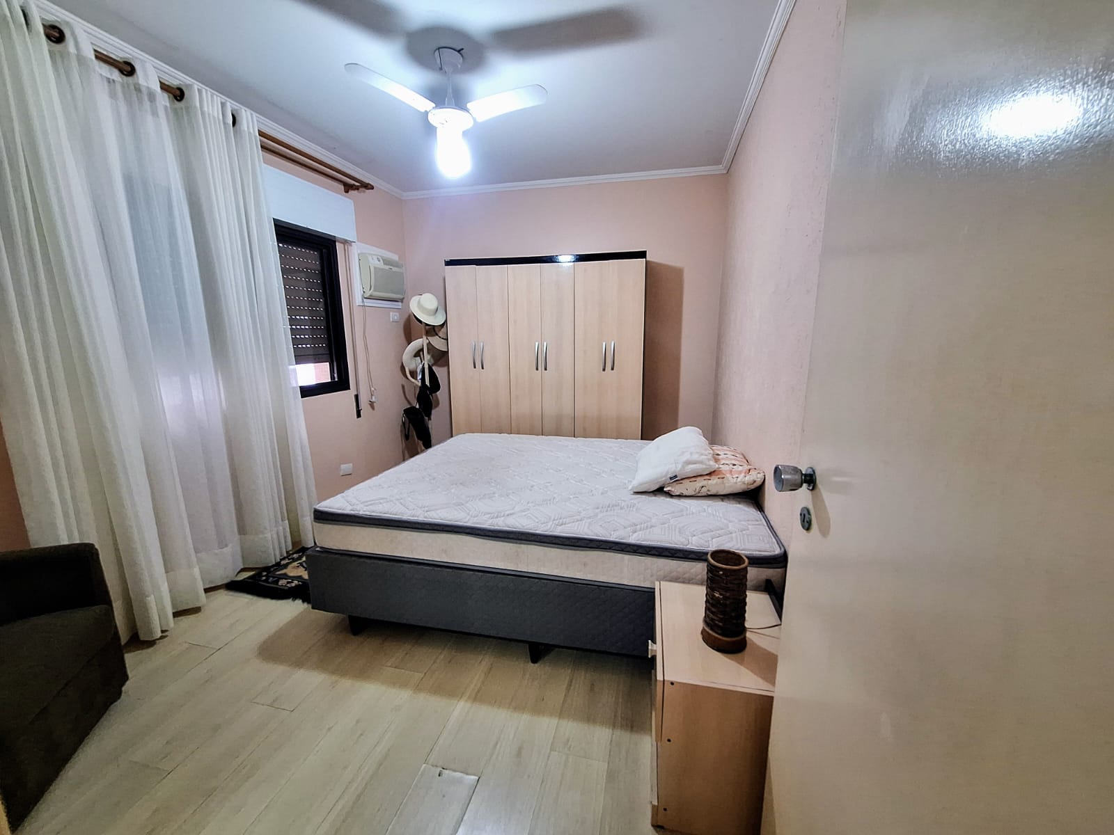 Apartamento frente mar com 3 suítes em Pitangueias - Guarujá