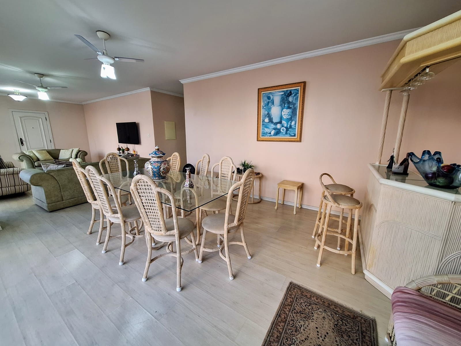 Apartamento frente mar com 3 suítes em Pitangueias - Guarujá