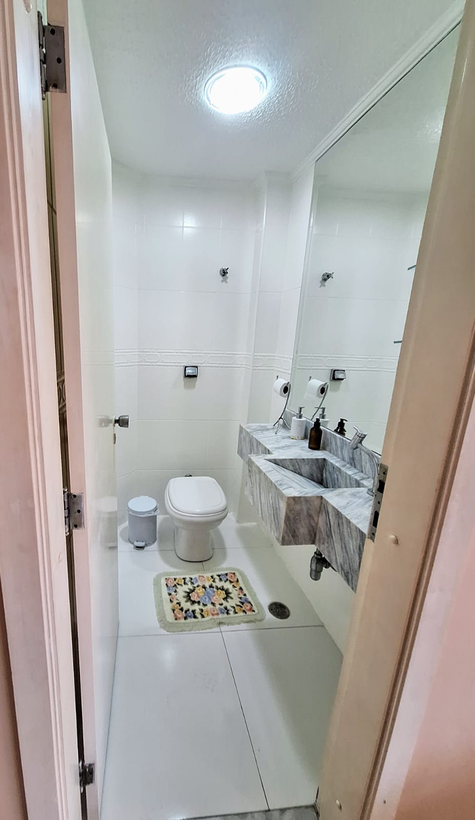 Apartamento frente mar com 3 suítes em Pitangueias - Guarujá