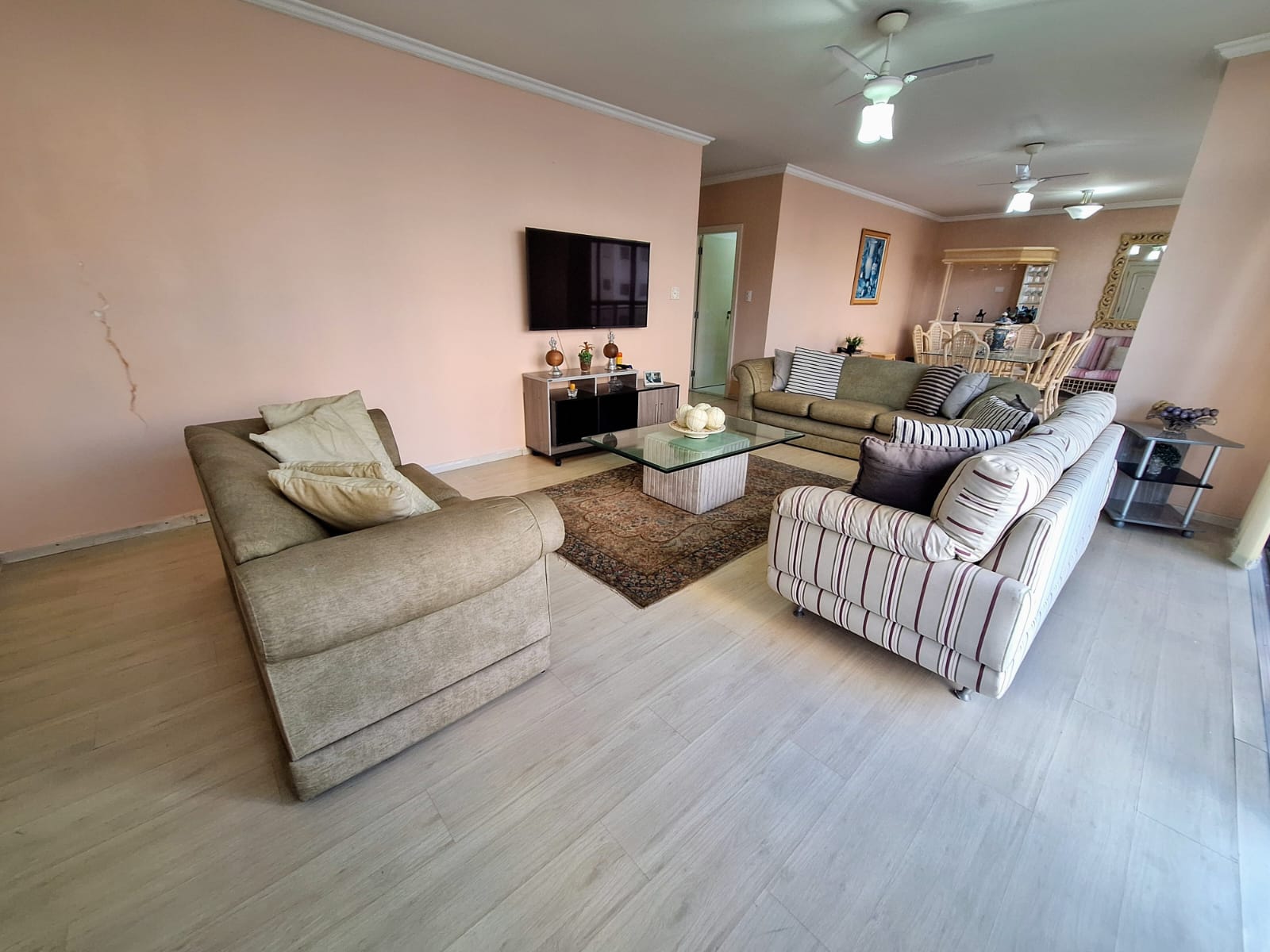 Apartamento frente mar com 3 suítes em Pitangueias - Guarujá