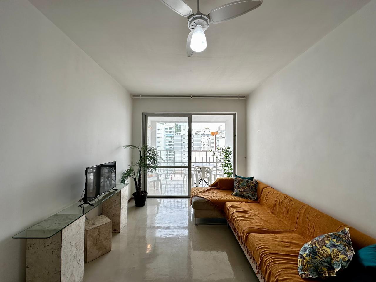 Apartamento com 3 Quartos à Venda, 110 m² por R$ 600.000
