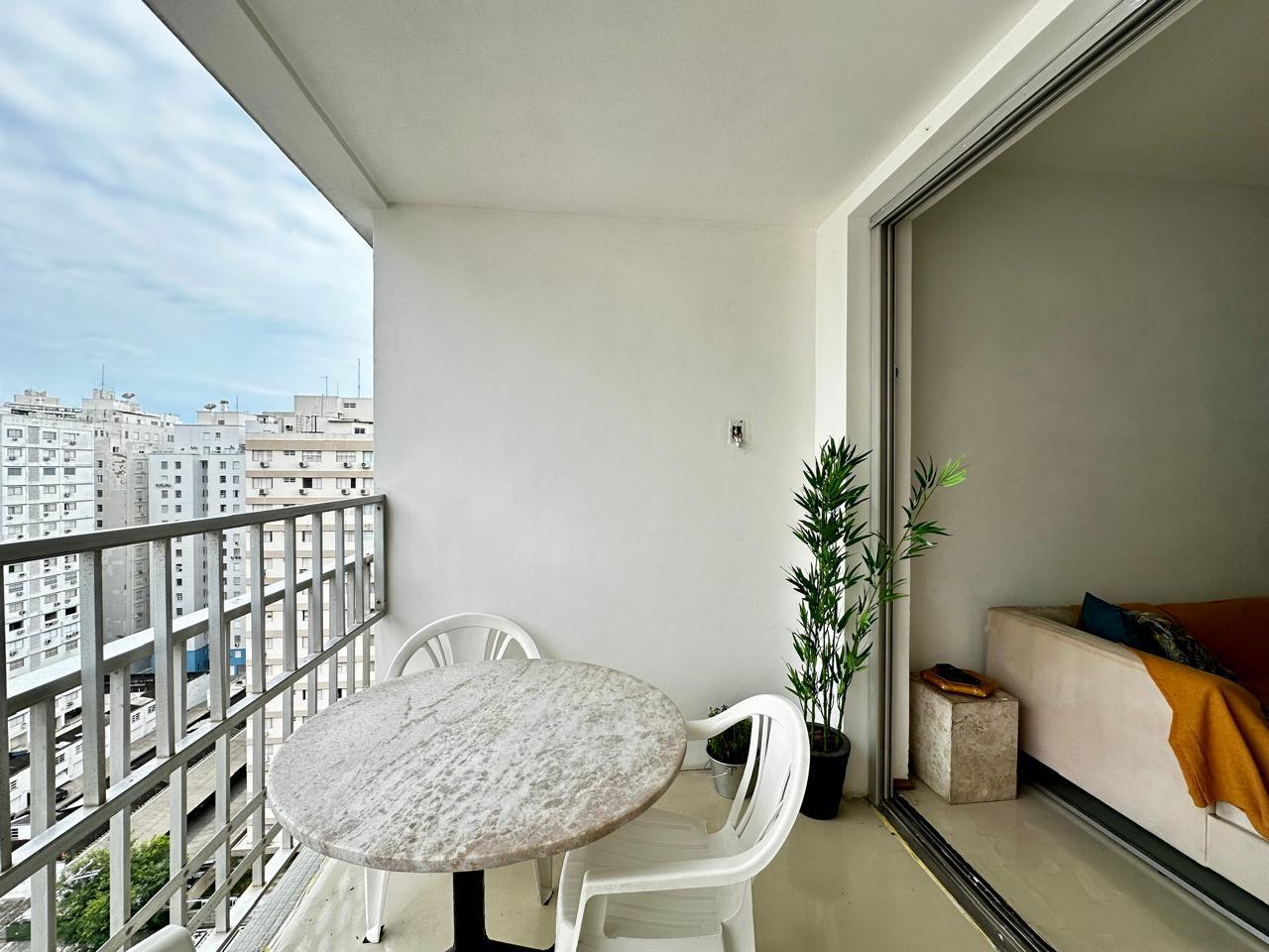 Apartamento com 3 Quartos à Venda, 110 m² por R$ 600.000