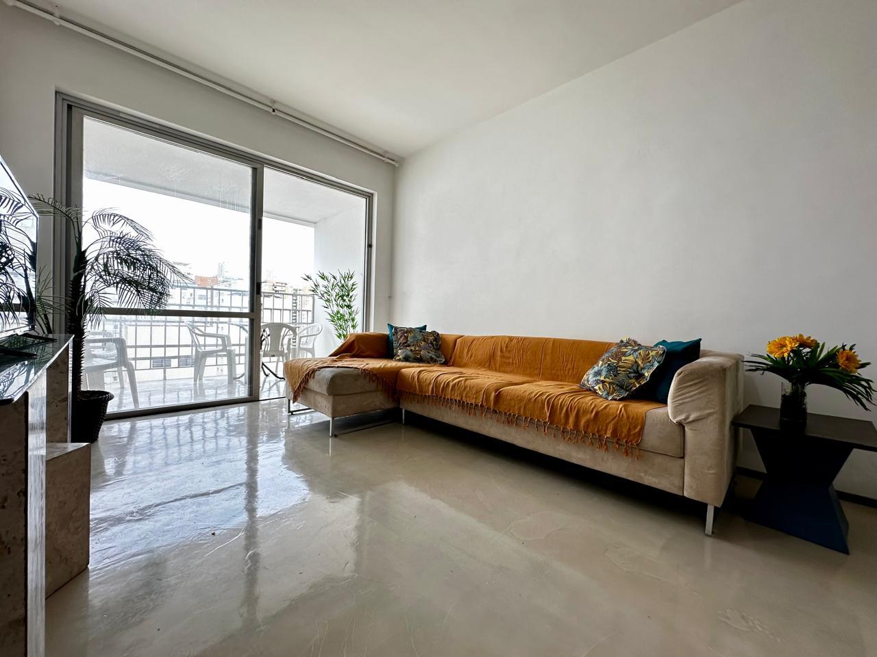 Apartamento com 3 Quartos à Venda, 110 m² por R$ 600.000