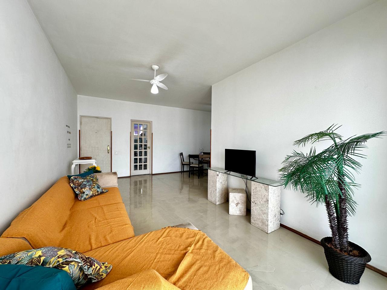 Apartamento com 3 Quartos à Venda, 110 m² por R$ 600.000