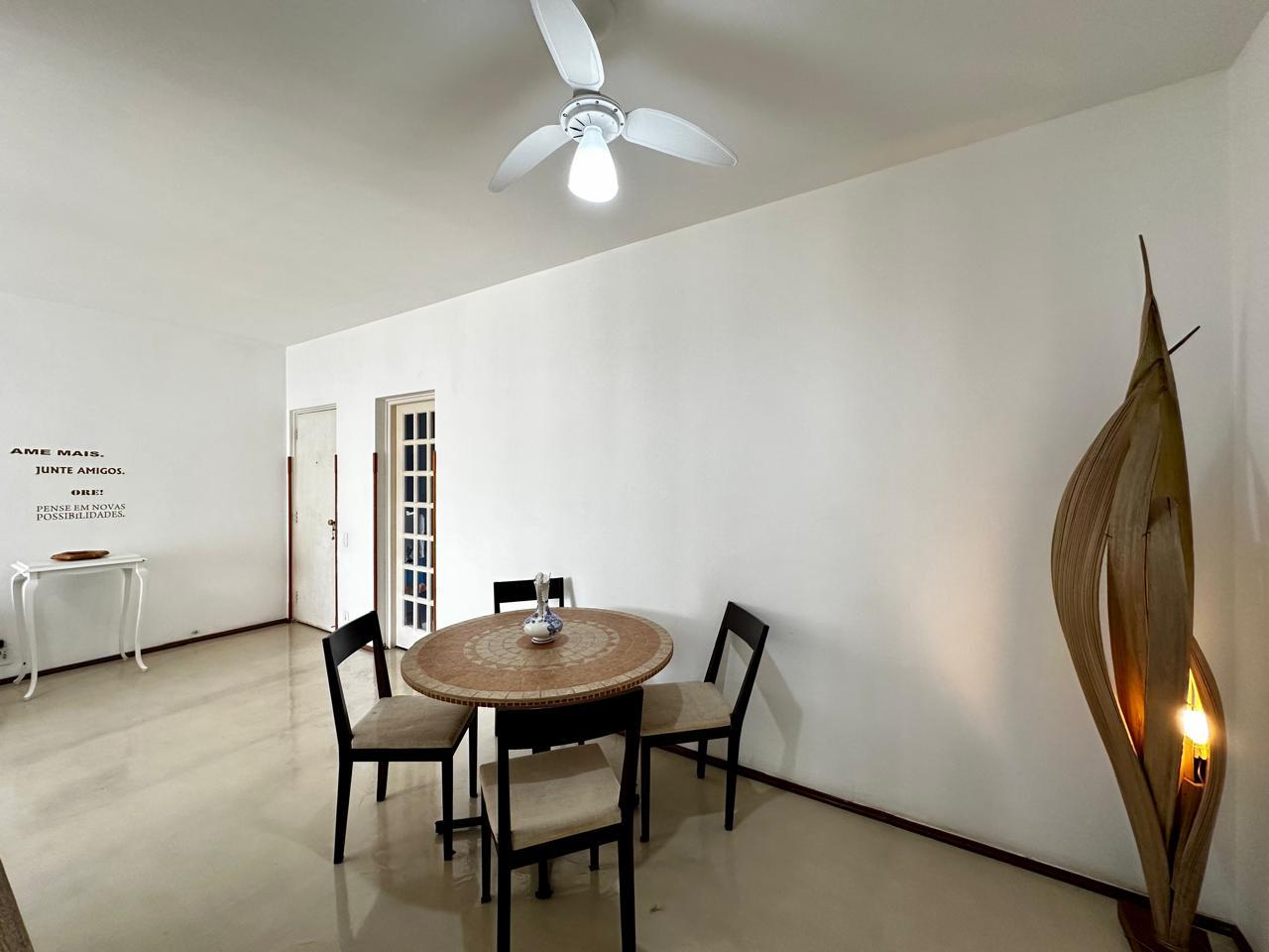 Apartamento com 3 Quartos à Venda, 110 m² por R$ 600.000