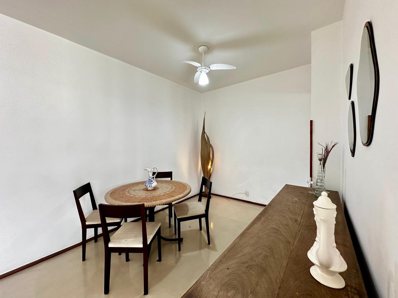 Apartamento com 3 Quartos à Venda, 110 m² por R$ 600.000