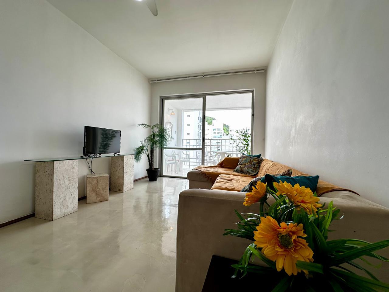 Apartamento com 3 Quartos à Venda, 110 m² por R$ 600.000