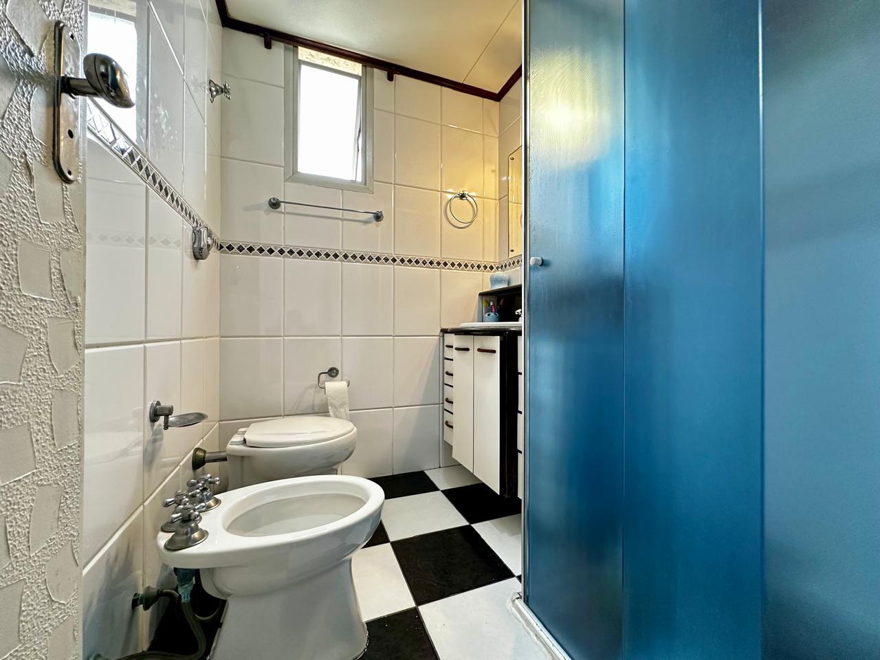 Apartamento com 3 Quartos à Venda, 110 m² por R$ 600.000