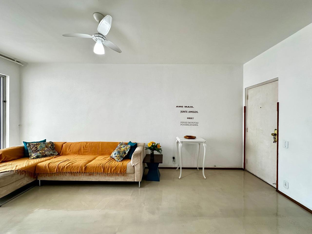 Apartamento com 3 Quartos à Venda, 110 m² por R$ 600.000