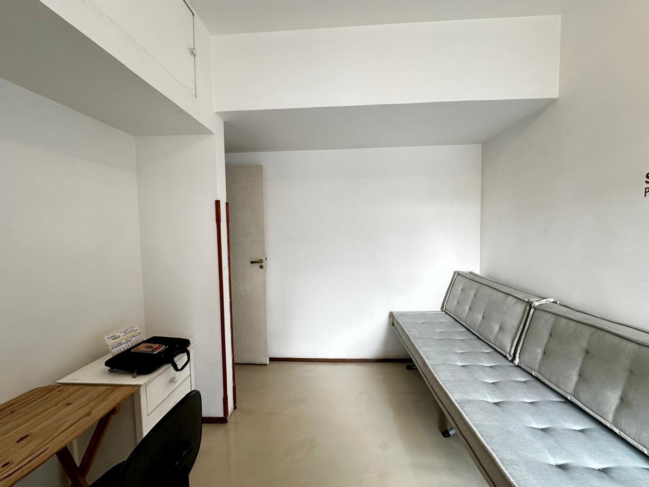 Apartamento com 3 Quartos à Venda, 110 m² por R$ 600.000