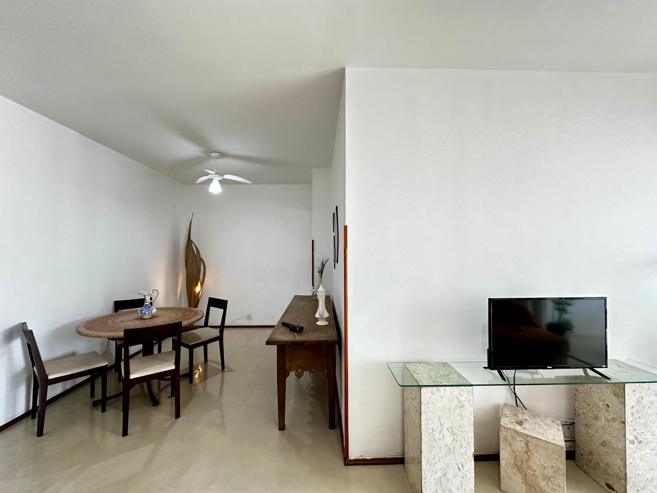 Apartamento com 3 Quartos à Venda, 110 m² por R$ 600.000