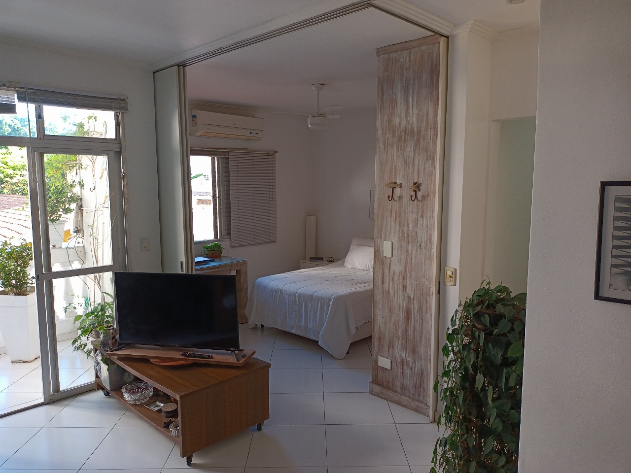Apartamento com 2 dormitórios 1 vaga 80 m² por R$ 340.000 - Jardim Virginia - Guarujá/SP - COD. AP51169V
