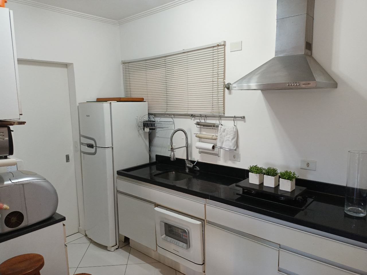 Apartamento com 2 dormitórios 1 vaga 80 m² por R$ 340.000 - Jardim Virginia - Guarujá/SP - COD. AP51169V