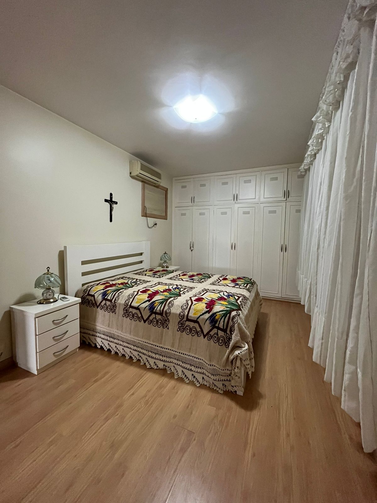 Apartamento à venda com 3 quartos, 160m² - Foto 4