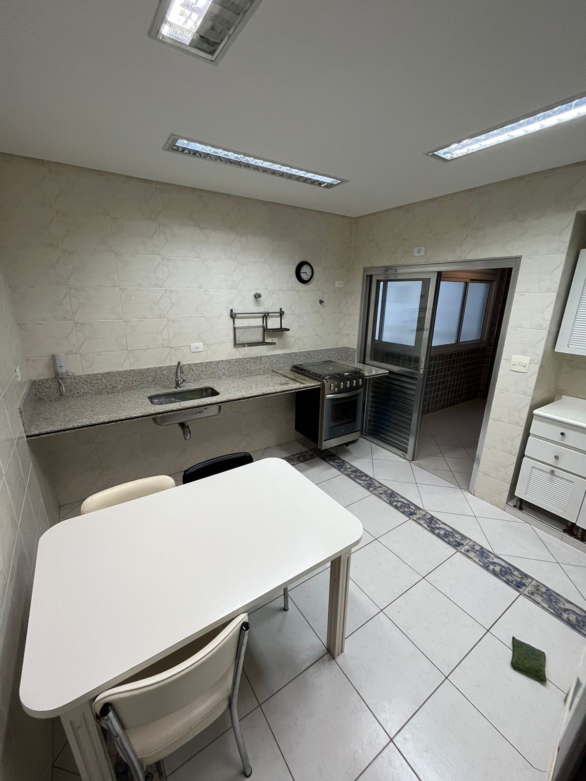 Apartamento à venda com 3 quartos, 168m² - Foto 9