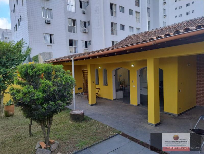 Casa com edícula 4 dormitórios lado praia na Enseada