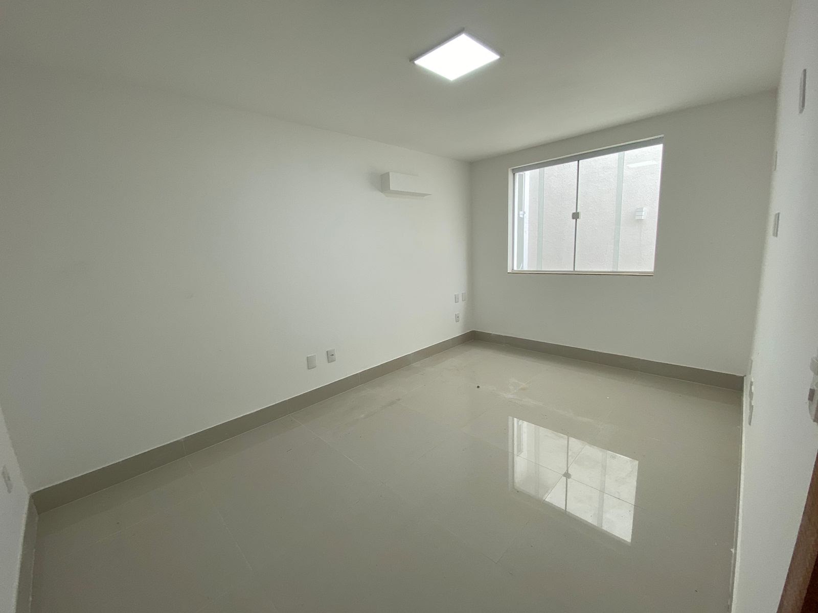 Casa 4 suítes - Ilha dos Araújos Governador Valadares