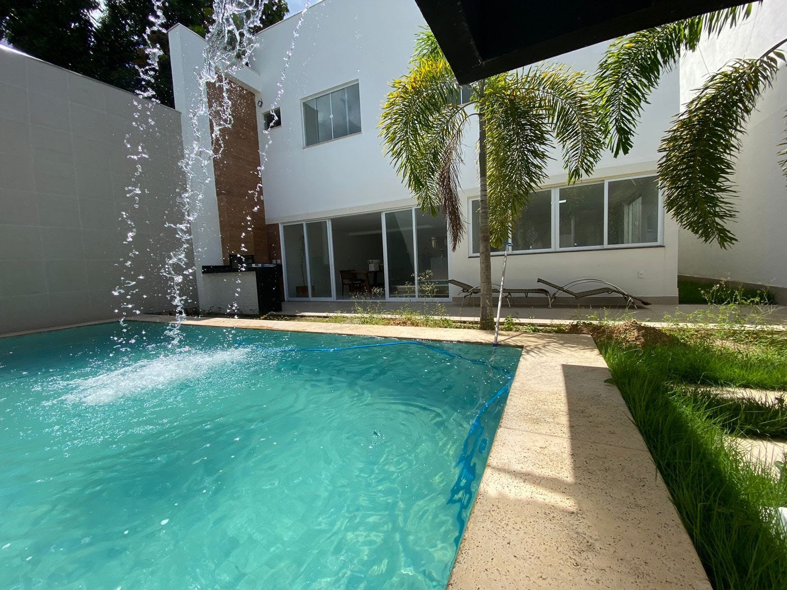 Casa 4 suítes - Ilha dos Araújos Governador Valadares