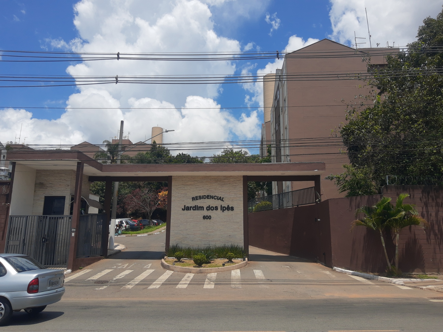 Venda de Apto no Condomínio Residencial Jardim dos Ipês localizado na Rua Inácio Monteiro 600