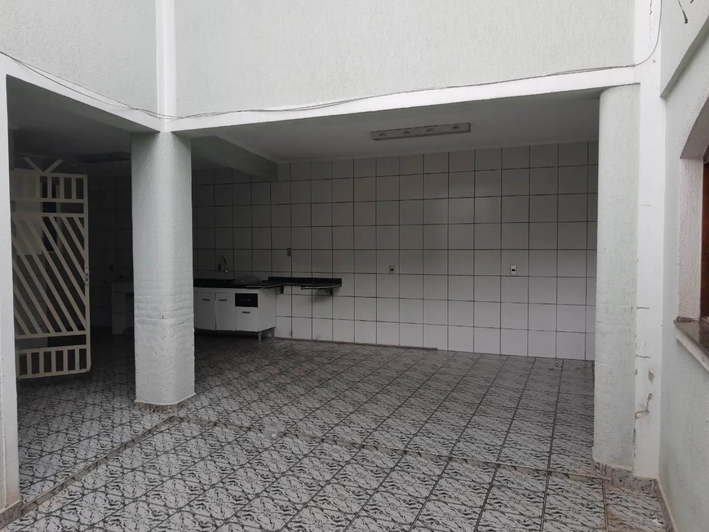 Sobrado com 4 Dormitórios para Alugar na Vila Hebe – Próximo ao Largo do Japonês