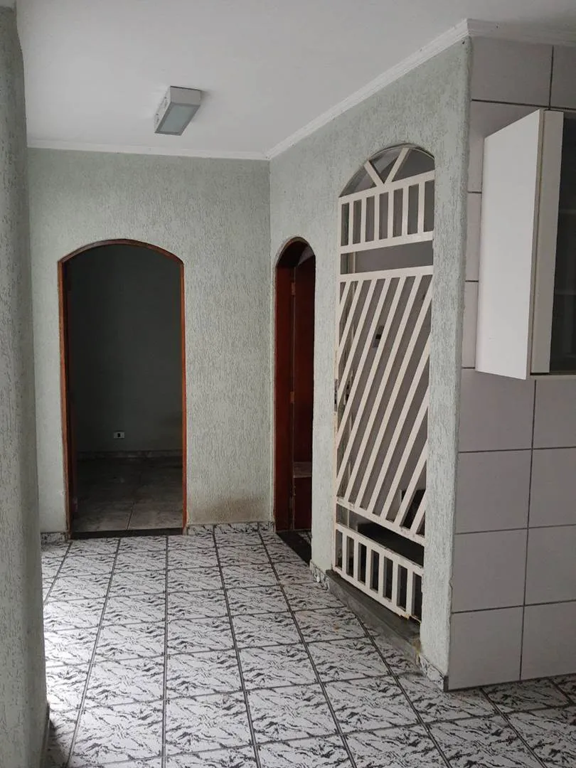 Sobrado com 4 Dormitórios para Alugar na Vila Hebe – Próximo ao Largo do Japonês