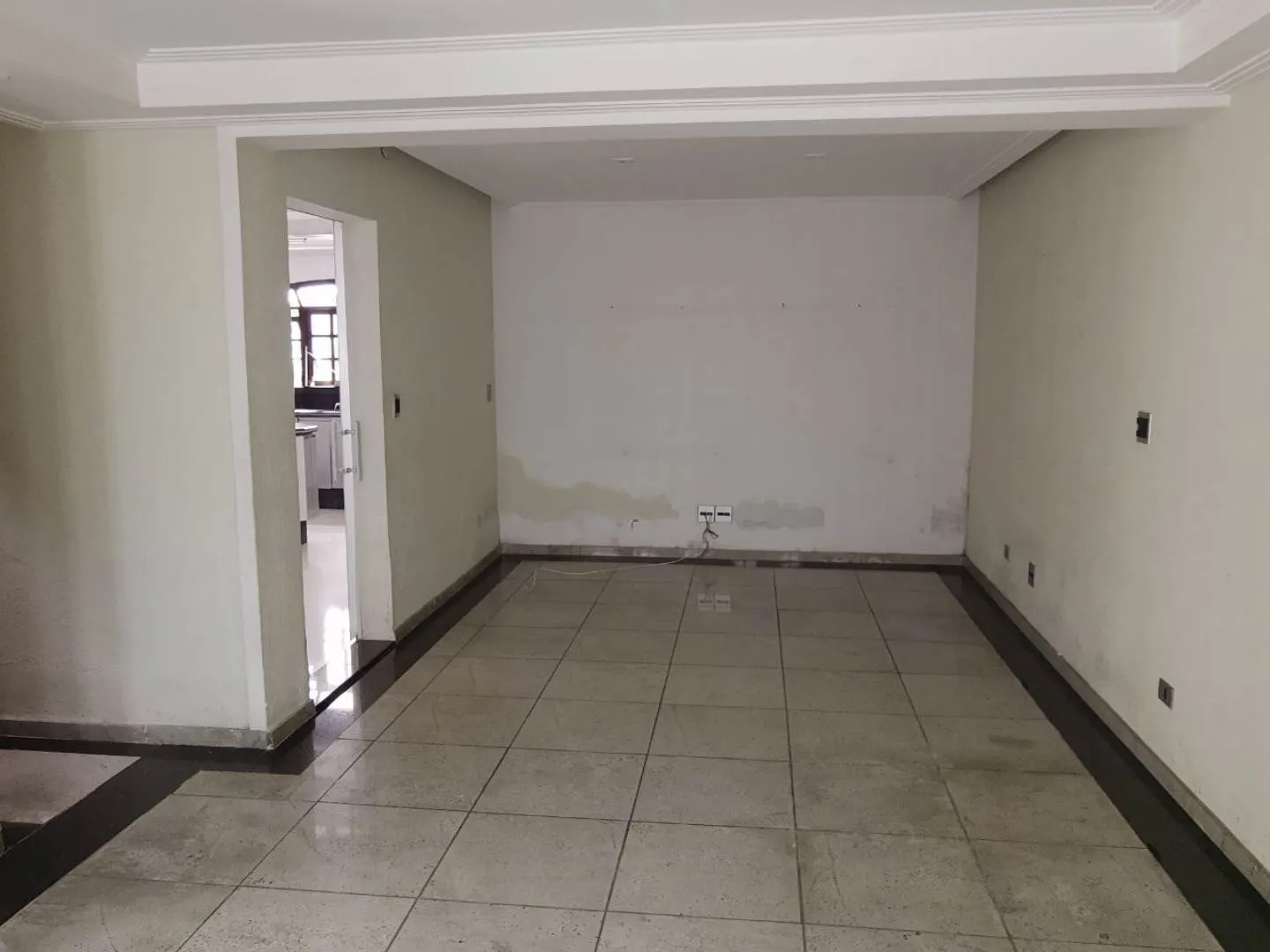 Sobrado com 4 Dormitórios para Alugar na Vila Hebe – Próximo ao Largo do Japonês