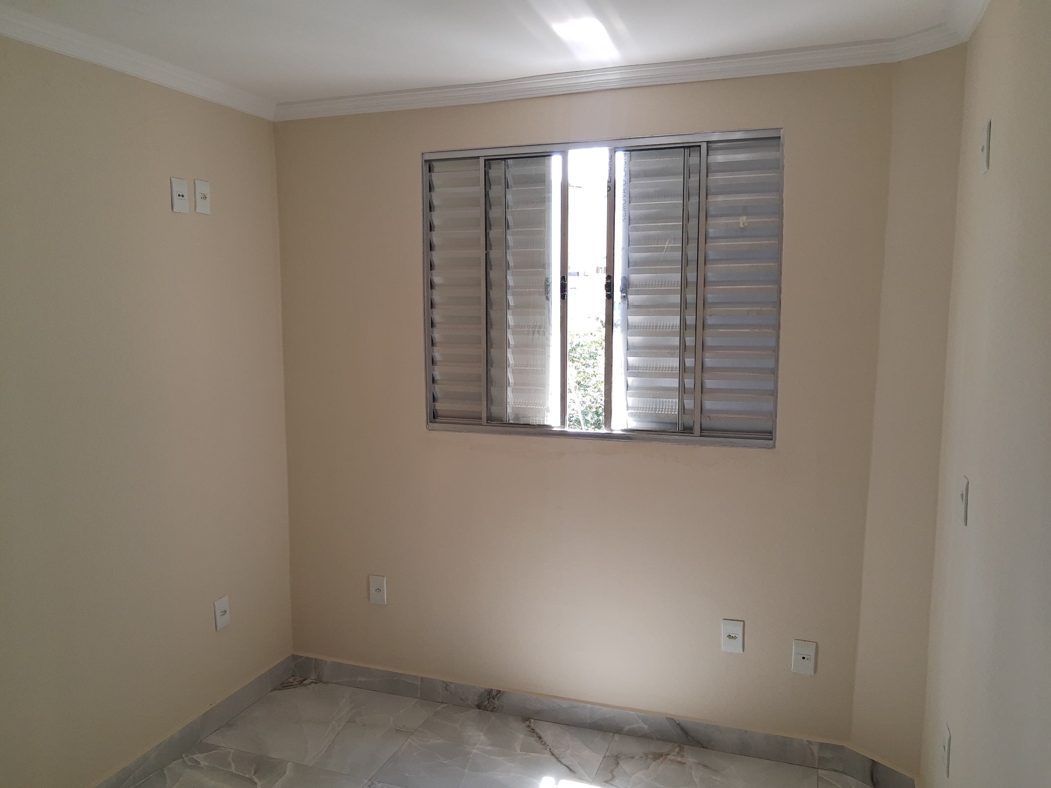 Kitnet à venda na Liberdade/SP com Entrada de apenas R$ 25.000,00 - Reformada e pronta para morar!