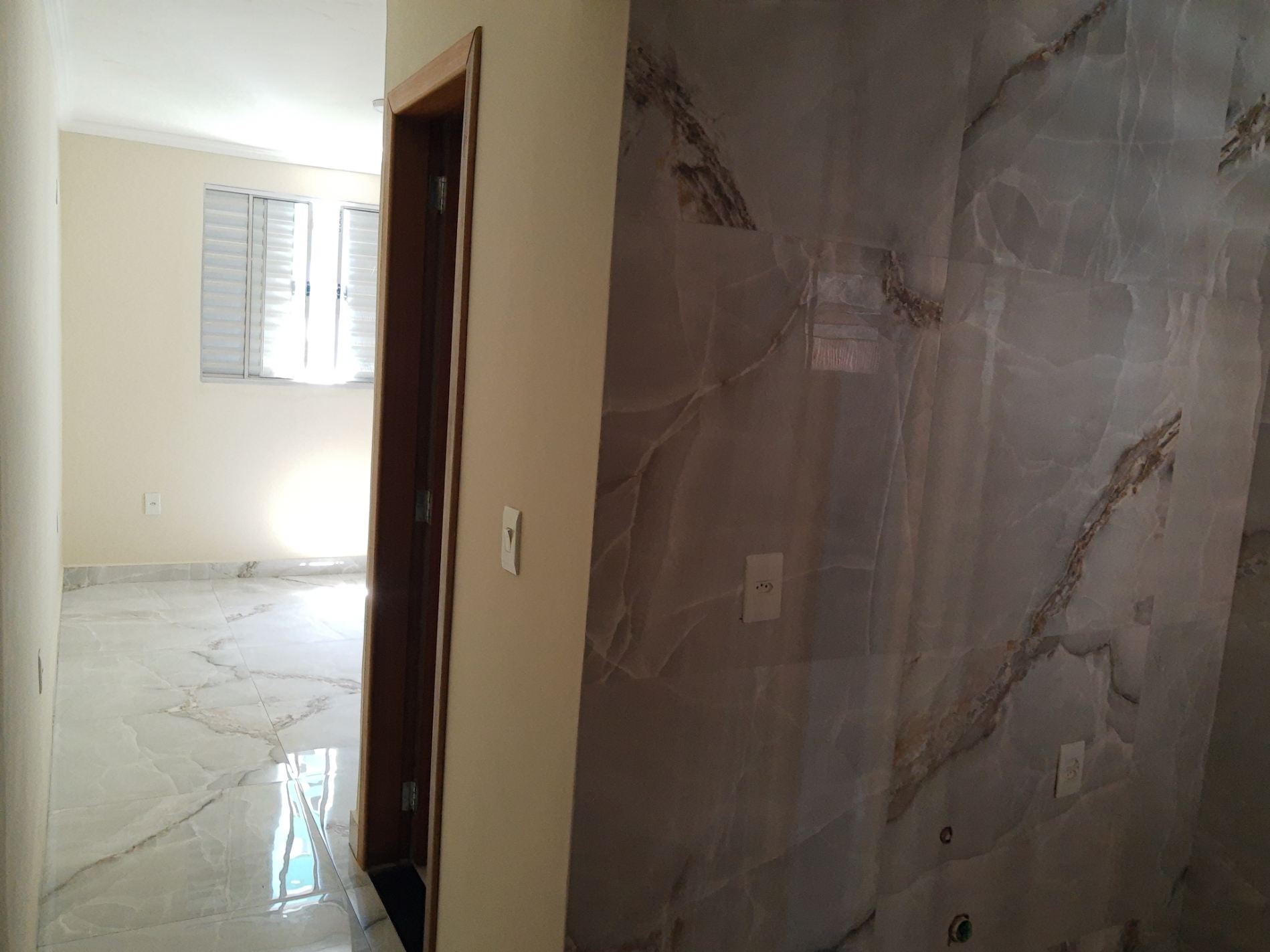 Kitnet à venda na Liberdade/SP com Entrada de apenas R$ 25.000,00 - Reformada e pronta para morar!