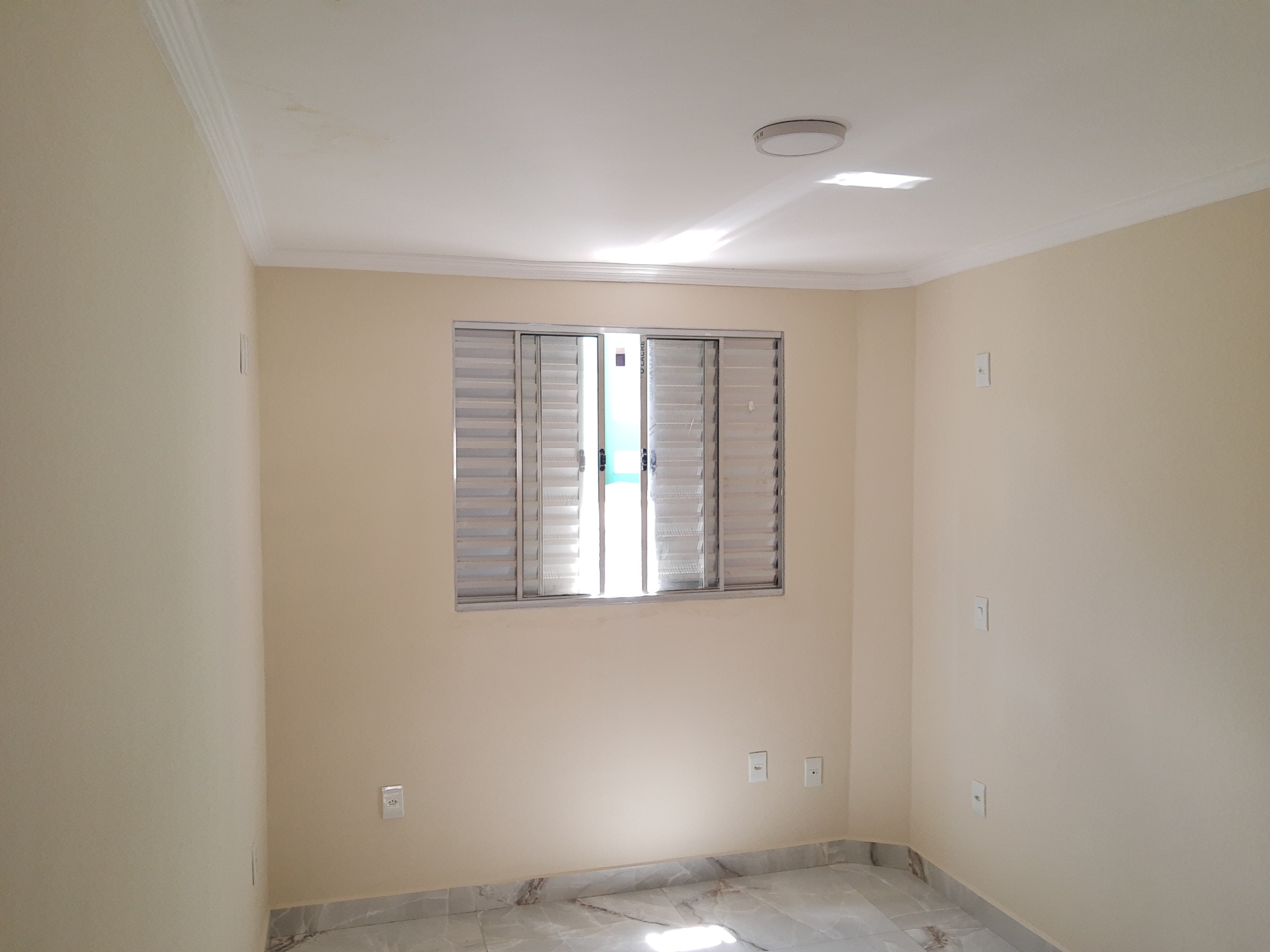 Kitnet à venda na Liberdade/SP com Entrada de apenas R$ 25.000,00 - Reformada e pronta para morar!