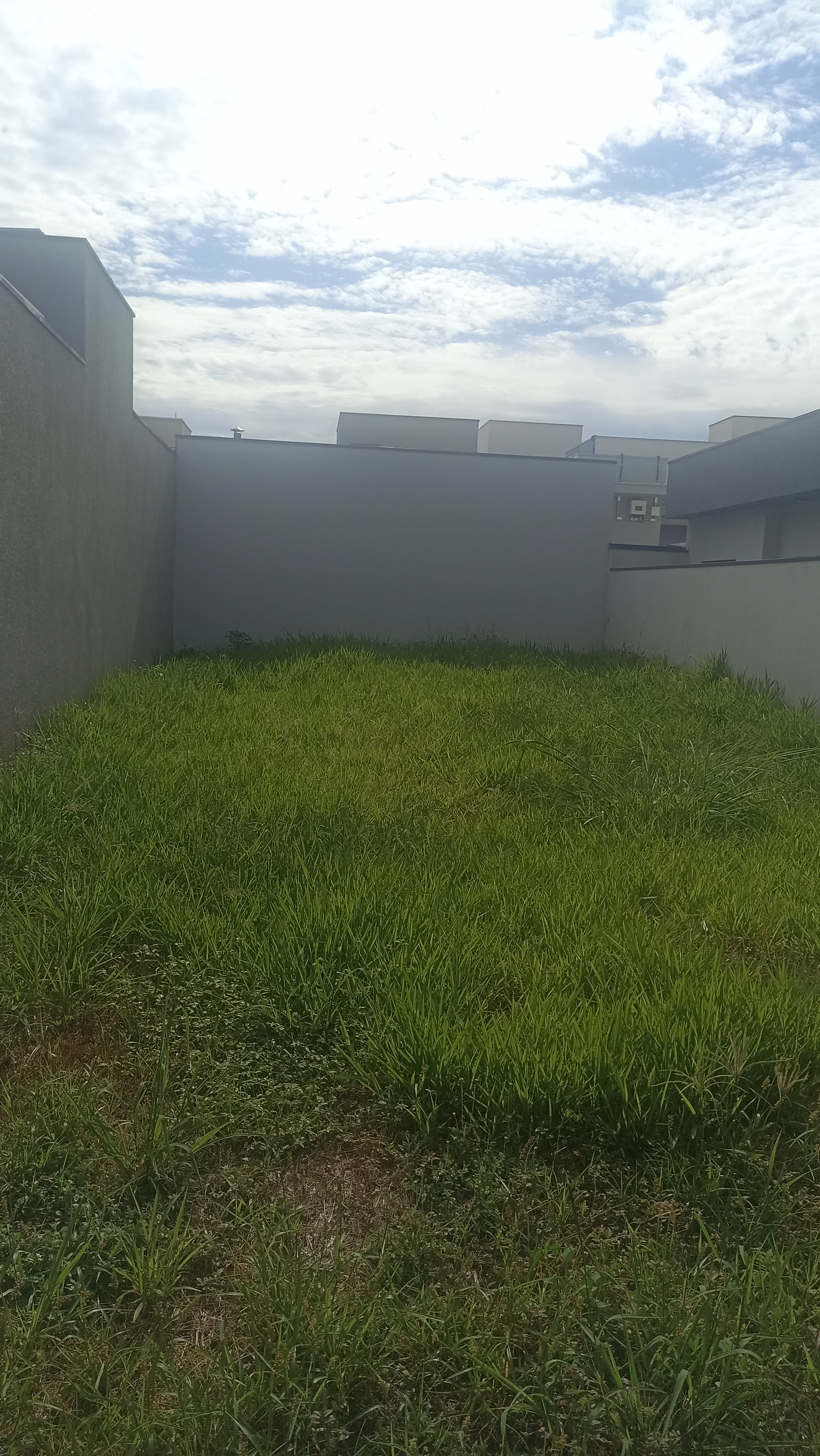 Terreno de 200m² à Venda no Condomínio Terras da Estância – Paulínia/SP.