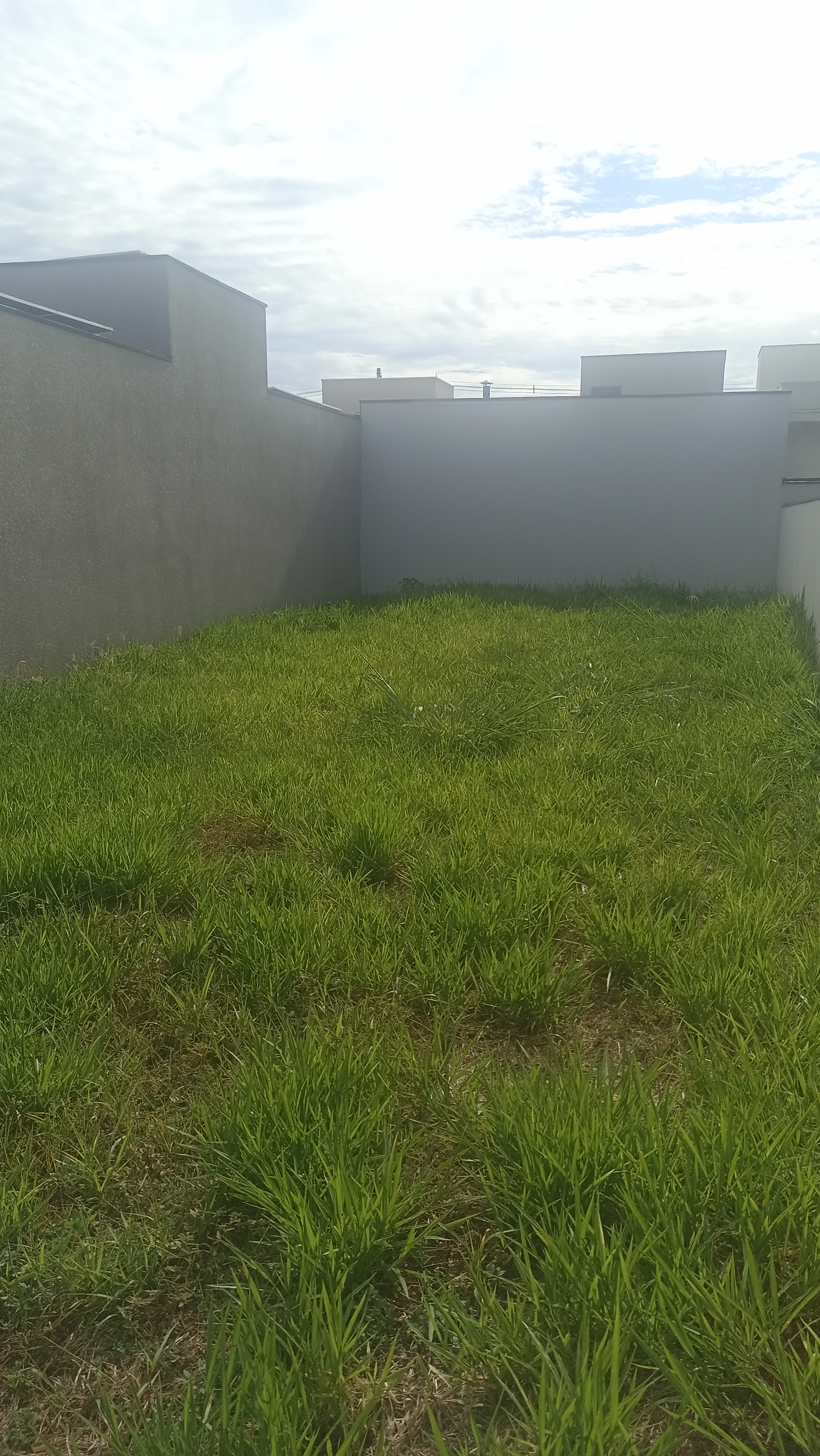 Terreno de 200m² à Venda no Condomínio Terras da Estância – Paulínia/SP.