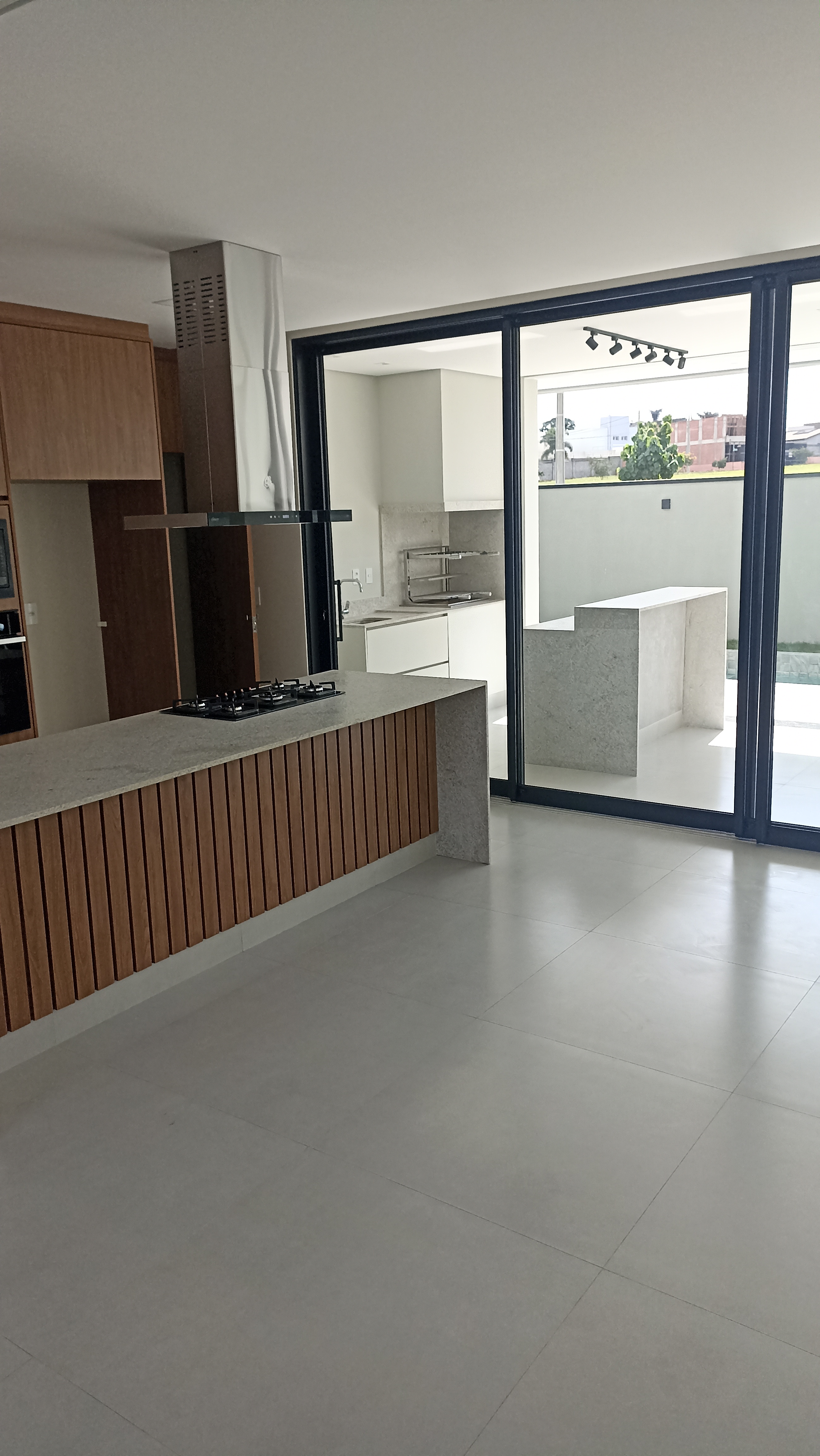 Arquitetura Majestosa: com Piscina  no Residencial das Acácias em Paulinia.