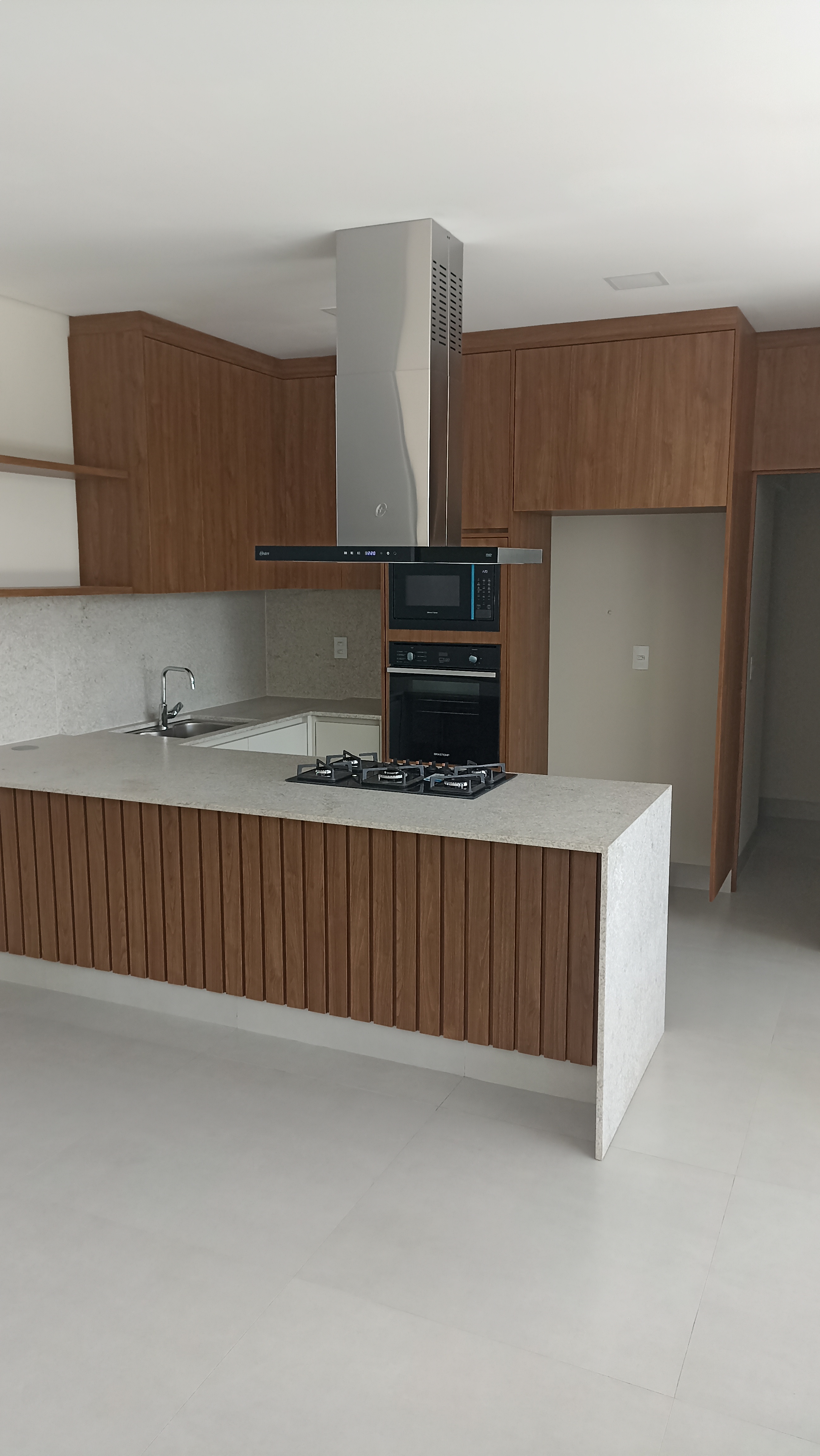 Arquitetura Majestosa: com Piscina  no Residencial das Acácias em Paulinia.