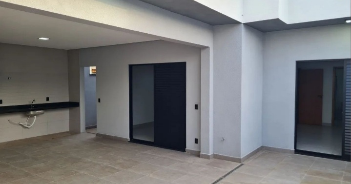 Conforto e Elegância: Casa com living 2 ambientes e Aquecedor Solar no Campos do Conde I