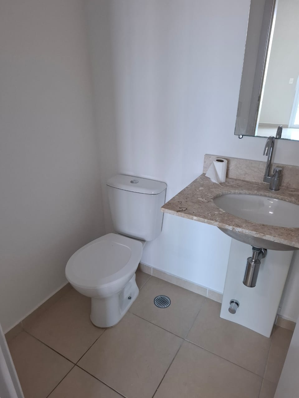 Invista no Seu Sucesso com Esta Sala Comercial no Carrão!