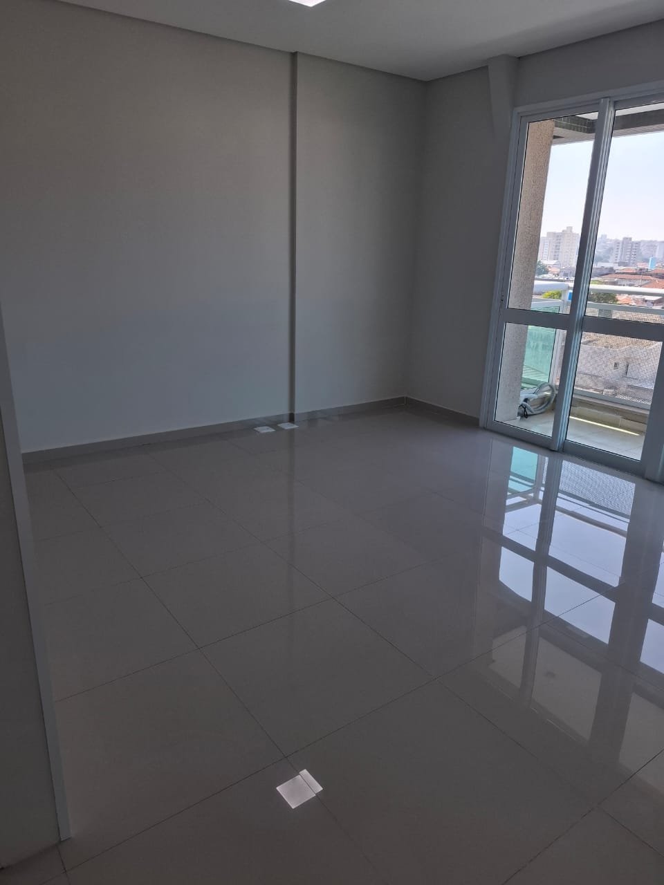 Invista no Seu Sucesso com Esta Sala Comercial no Carrão!