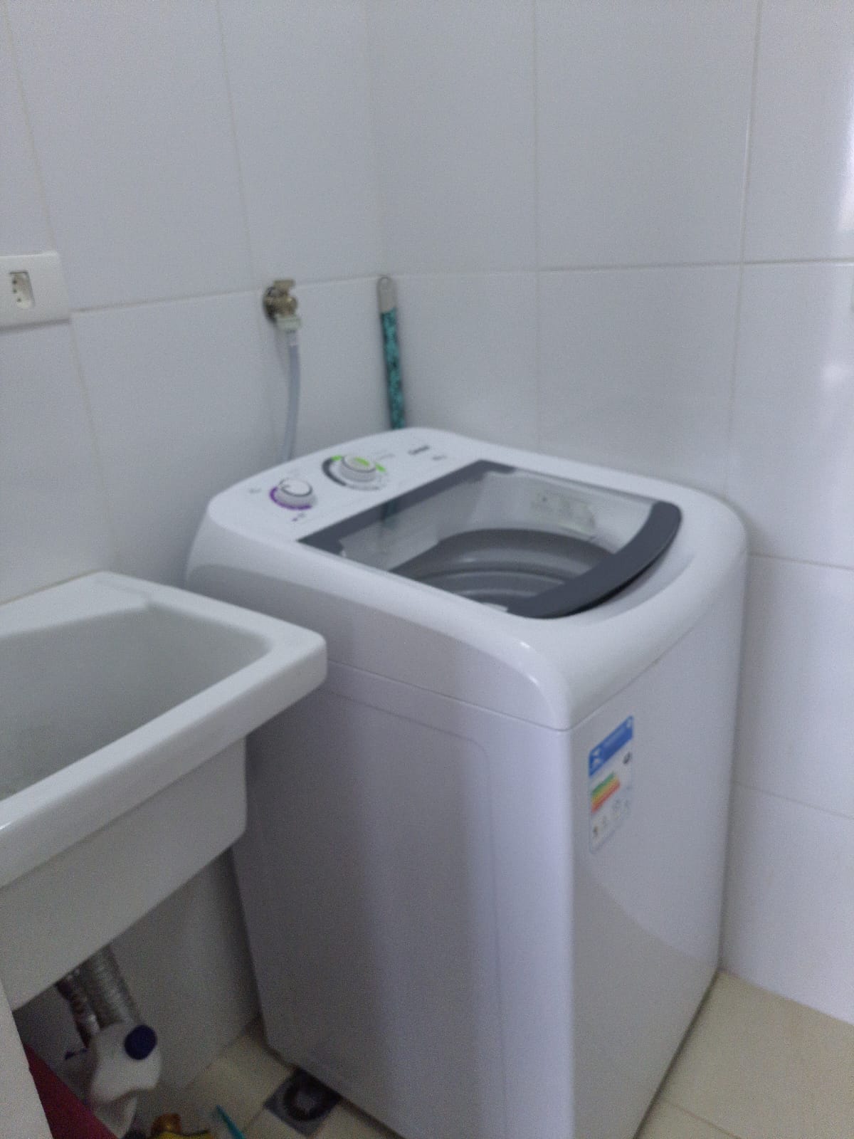 Apartamento a venda com 1 dormitório e 1 vaga de garagem na Vila Santa Clara.